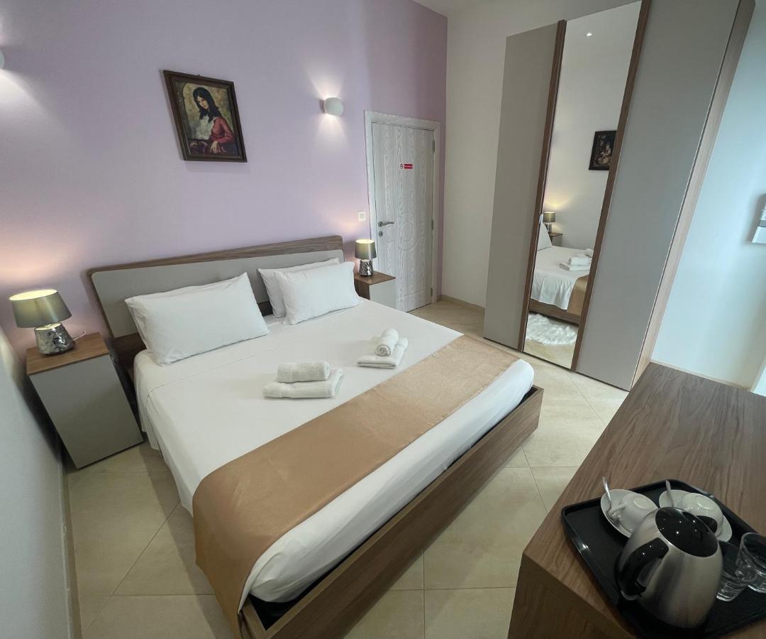 Alina Boutique Living Panzió Victoria Kültér fotó